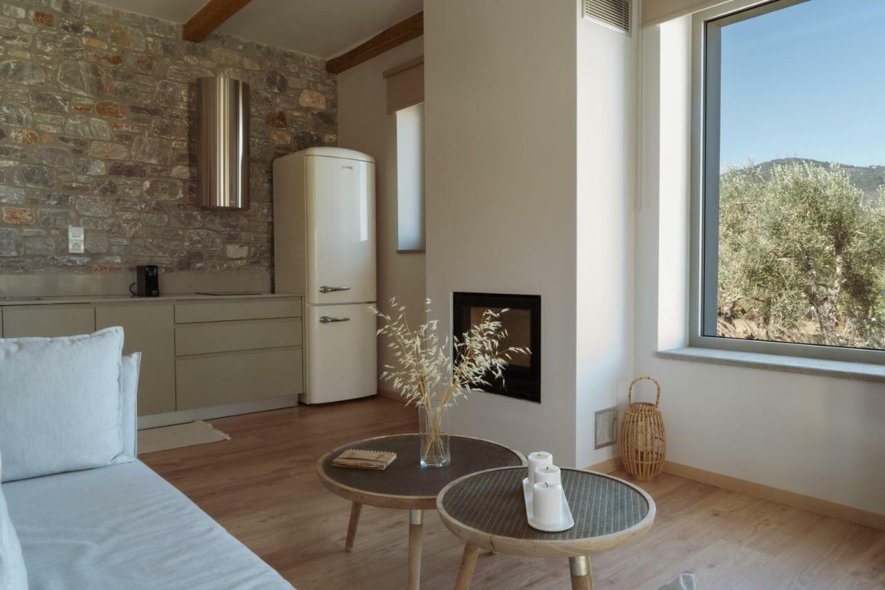 Elies Residences Luxury Apartments Mytilíni Esterno foto